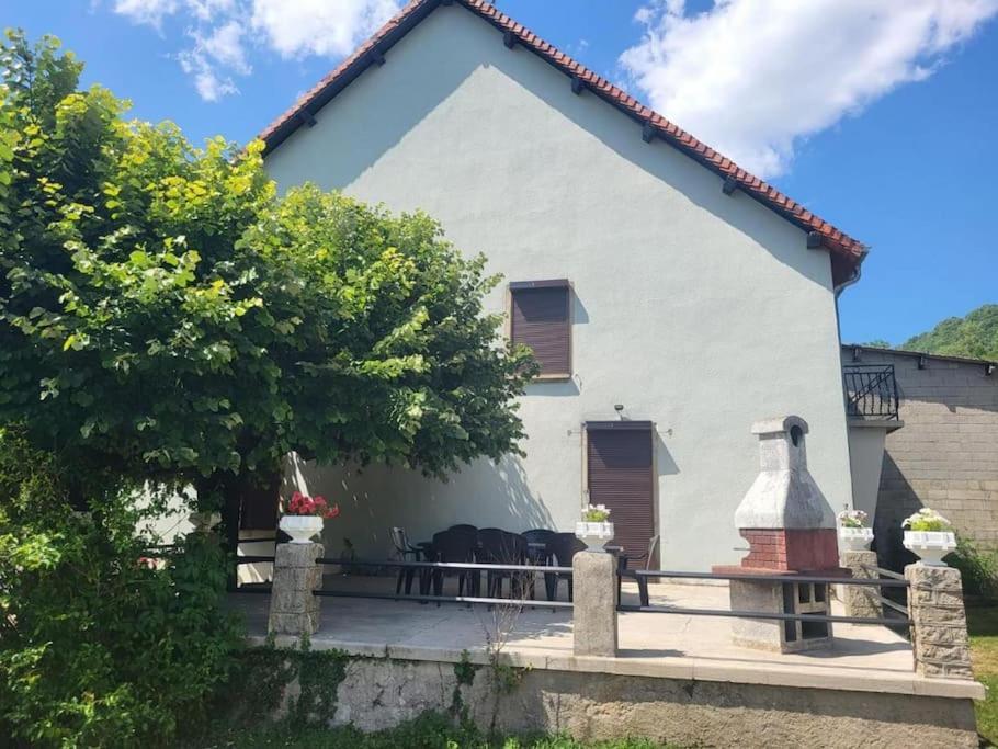 Gite A La Bonne Fermiere Nevy-Sur-Seille Exterior foto